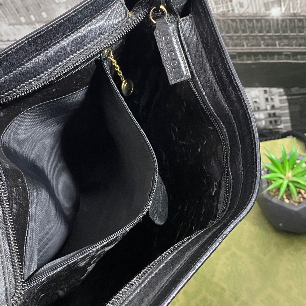 Authentic Rare Gucci Elegant black leather Bag - Picture 12 of 14